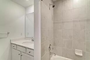 5687 N Honore Ave, Sarasota, FL 34243 - Photo 17