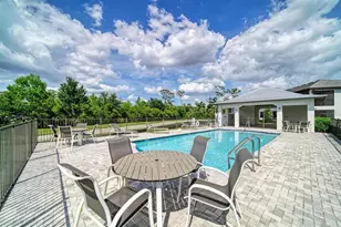 5687 N Honore Ave, Sarasota, FL 34243 - Photo 23