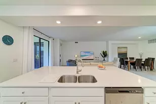 5687 N Honore Ave, Sarasota, FL 34243 - Photo 11