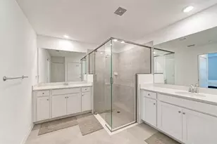 5687 N Honore Ave, Sarasota, FL 34243 - Photo 13