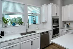 2300 Lindstrom St, Sarasota, FL 34237 - Photo 31