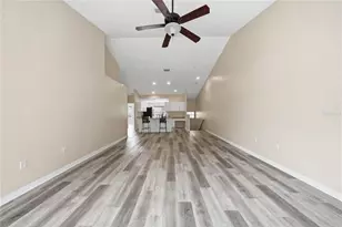 7660 Sweetbay Cir, Bradenton, FL 34203 - Photo 17
