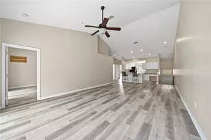 7660 Sweetbay Cir, Bradenton, FL 34203 - Photo 17