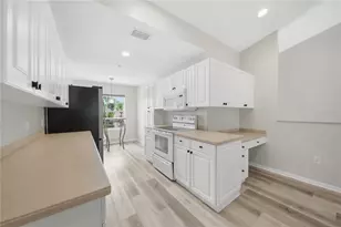 7660 Sweetbay Cir, Bradenton, FL 34203 - Photo 11