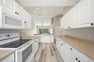 7660 Sweetbay Cir, Bradenton, FL 34203 - Photo 13