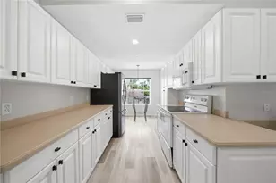 7660 Sweetbay Cir, Bradenton, FL 34203 - Photo 11