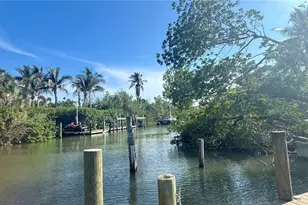 3441 Gulfmead Dr, Sarasota, FL 34242 - Photo 13