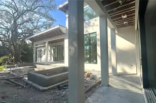 2100 McClellan Pkwy, Sarasota, FL 34239 - Photo 33