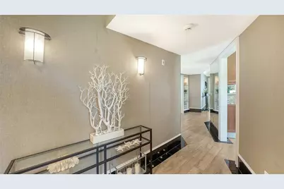 5320 Gulf Of Mexico Drive #101, Longboat Key, FL 34228 - Photo 3