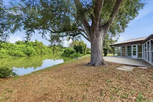425 Driftwood Rd, Venice, FL 34293 - Photo 35