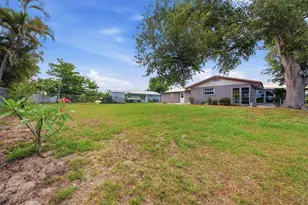 425 Driftwood Rd, Venice, FL 34293 - Photo 43