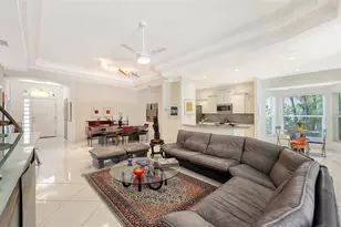 6730 W Country Club Ln, Sarasota, FL 34243 - Photo 13