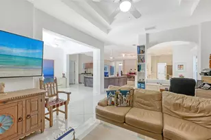 6730 W Country Club Ln, Sarasota, FL 34243 - Photo 23
