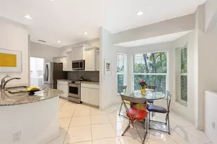 6730 W Country Club Ln, Sarasota, FL 34243 - Photo 15