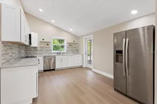 2580 Shamrock Dr, Venice, FL 34293 - Photo 9