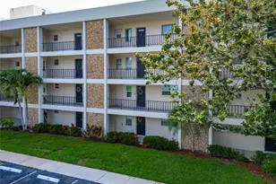 7461 W Country Club Dr N, Sarasota, FL 34243 - Photo 47