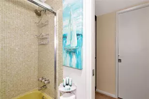 7461 W Country Club Dr N, Sarasota, FL 34243 - Photo 31