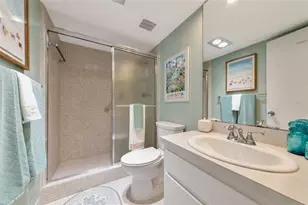 7461 W Country Club Dr N, Sarasota, FL 34243 - Photo 15