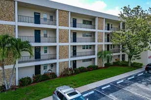 7461 W Country Club Dr N, Sarasota, FL 34243 - Photo 45