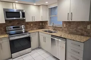 749 N Jefferson Ave, Sarasota, FL 34237 - Photo 5