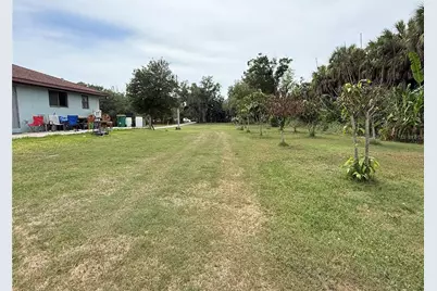 3208 16th Ave E, Palmetto, FL 34221 - Photo 13