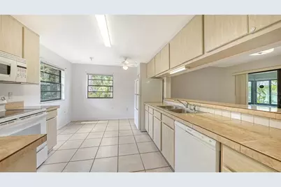 5010 Barrington Circle #2001, Sarasota, FL 34234 - Photo 17