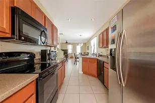 3860 82nd Ave Cir E, Sarasota, FL 34243 - Photo 9