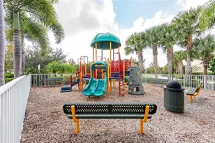 3860 82nd Ave Cir E, Sarasota, FL 34243 - Photo 25