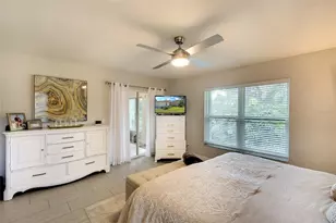 4034 Wilshire Cir E, Sarasota, FL 34238 - Photo 19