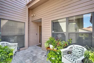 4034 Wilshire Cir E, Sarasota, FL 34238 - Photo 3