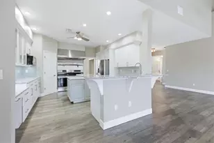 5544 Dinah Ln, Sarasota, FL 34231 - Photo 15