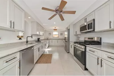 681 Avenida De Mayo, Sarasota, FL 34242 - Photo 23