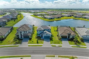 5325 Coral Reef Wy, Bradenton, FL 34211 - Photo 1