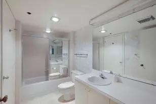1095 Gulf of Mexico Dr, Longboat Key, FL 34228 - Photo 23