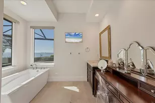 7927 Longbay Blvd, Sarasota, FL 34243 - Photo 23