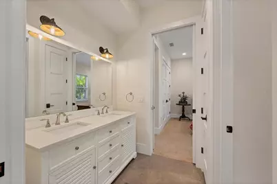7927 Longbay Boulevard, Sarasota, FL 34243 - Photo 27