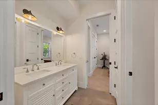 7927 Longbay Blvd, Sarasota, FL 34243 - Photo 27