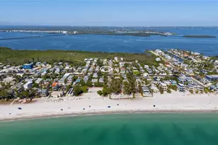 204 29th St, Holmes Beach, FL 34217 - Photo 37