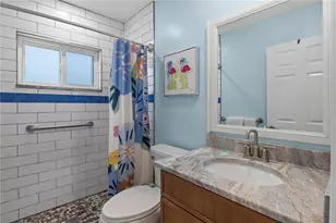 204 29th St, Holmes Beach, FL 34217 - Photo 19