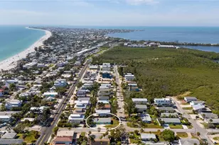 204 29th St, Holmes Beach, FL 34217 - Photo 33