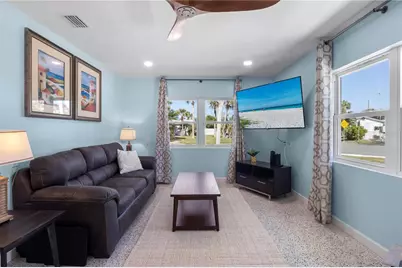 204 29th Street, Holmes Beach, FL 34217 - Photo 9