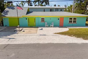 204 29th St, Holmes Beach, FL 34217 - Photo 3
