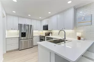 6688 Schooner Bay Cir, Sarasota, FL 34231 - Photo 13