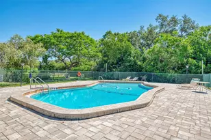 3360 Ramblewood Dr S, Sarasota, FL 34237 - Photo 37