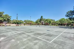3360 Ramblewood Dr S, Sarasota, FL 34237 - Photo 49