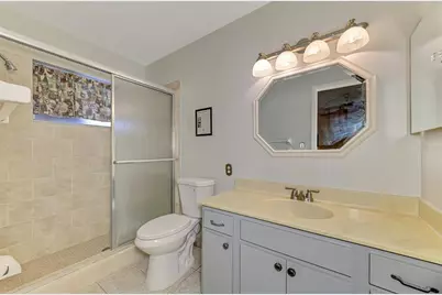 3360 Ramblewood Drive S, Sarasota, FL 34237 - Photo 23