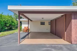 3360 Ramblewood Dr S, Sarasota, FL 34237 - Photo 35