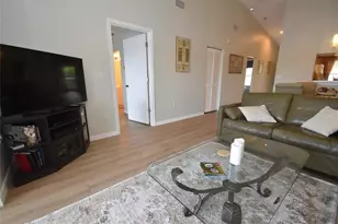 9300 Clubside Cir, Sarasota, FL 34238 - Photo 5