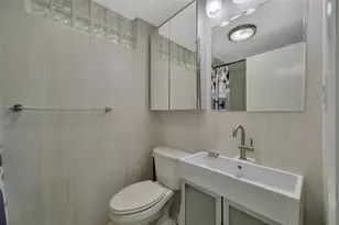 5015 Eastchester Dr, Sarasota, FL 34234 - Photo 15