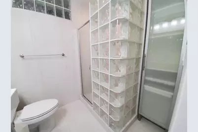 5015 Eastchester Drive, Sarasota, FL 34234 - Photo 11